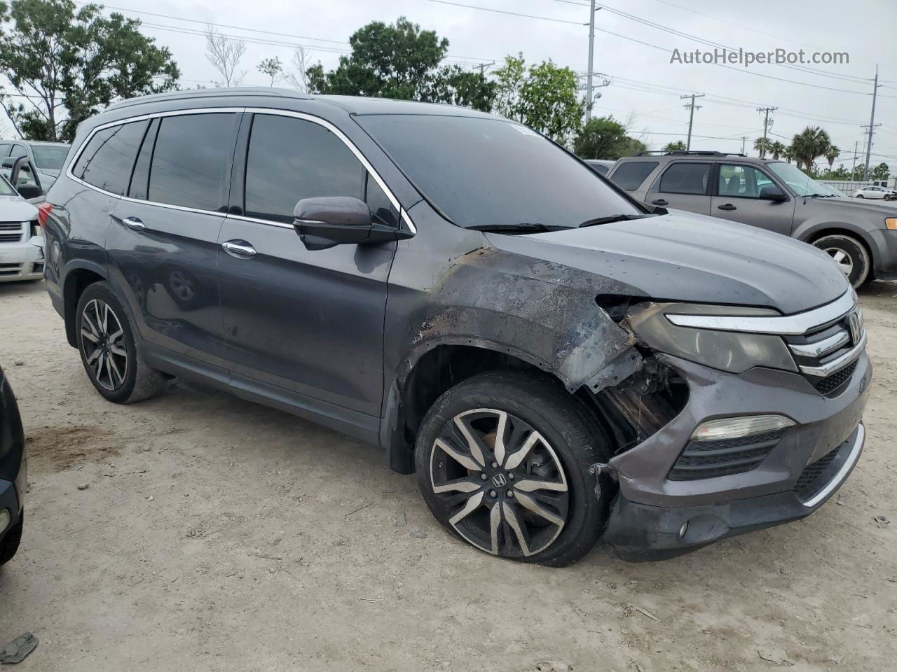 2016 Honda Pilot Touring Gray vin: 5FNYF6H99GB060216