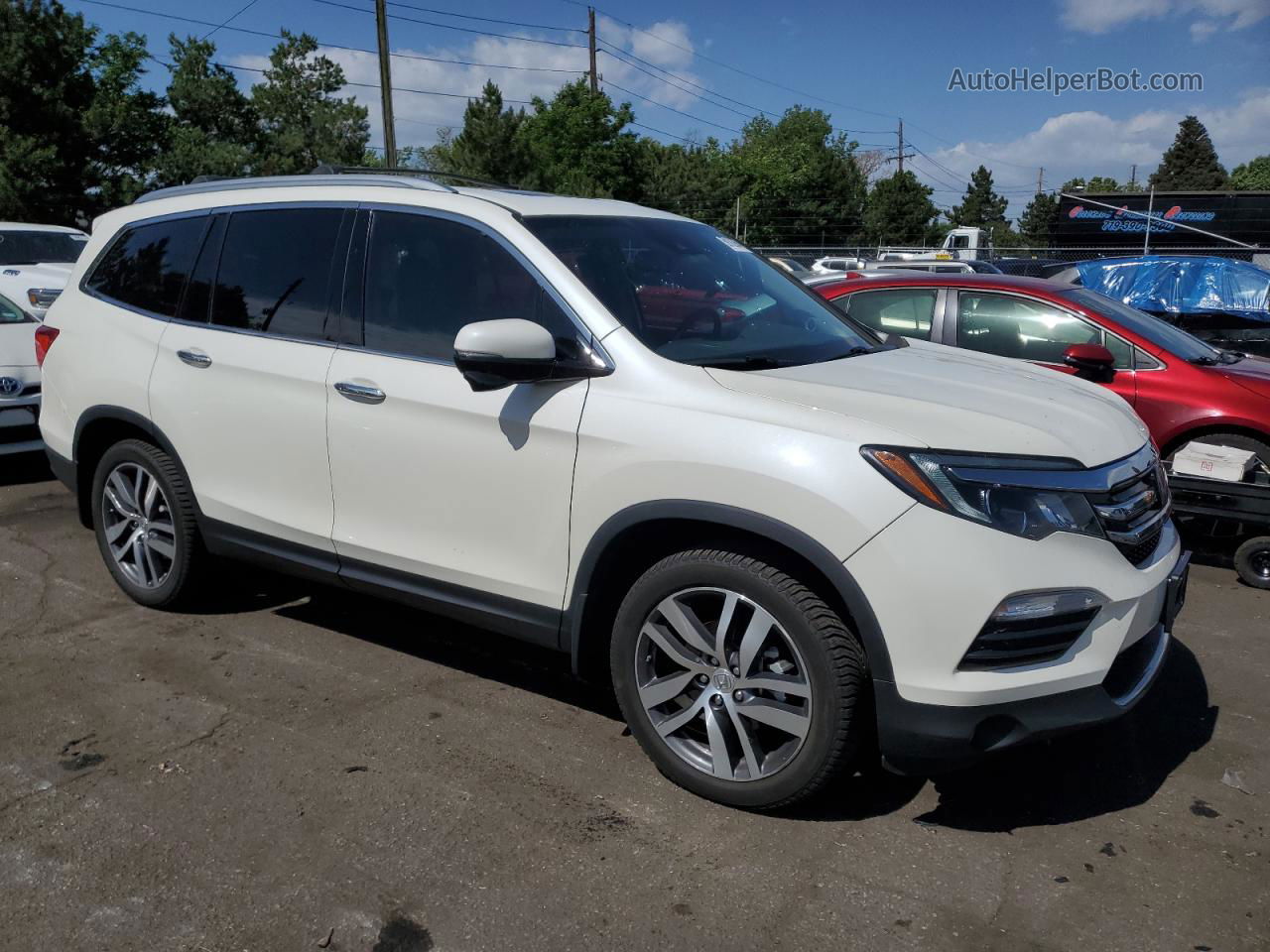 2017 Honda Pilot Touring White vin: 5FNYF6H9XHB019692