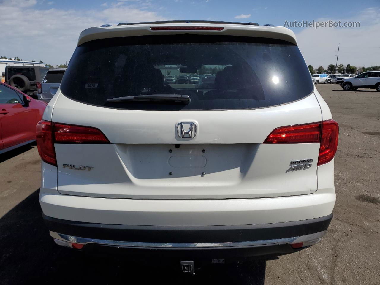 2017 Honda Pilot Touring White vin: 5FNYF6H9XHB019692