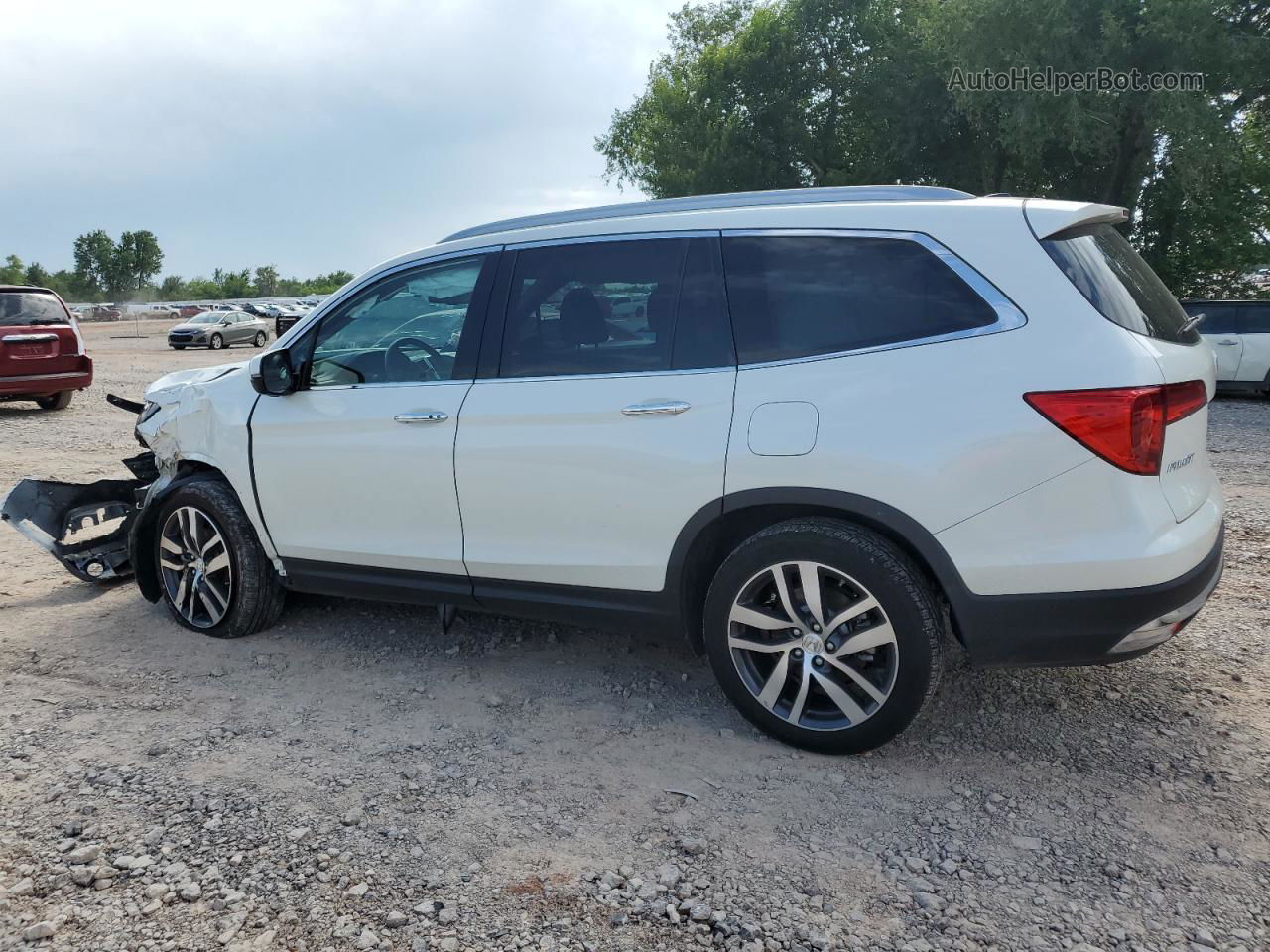 2017 Honda Pilot Touring Белый vin: 5FNYF6H9XHB034578