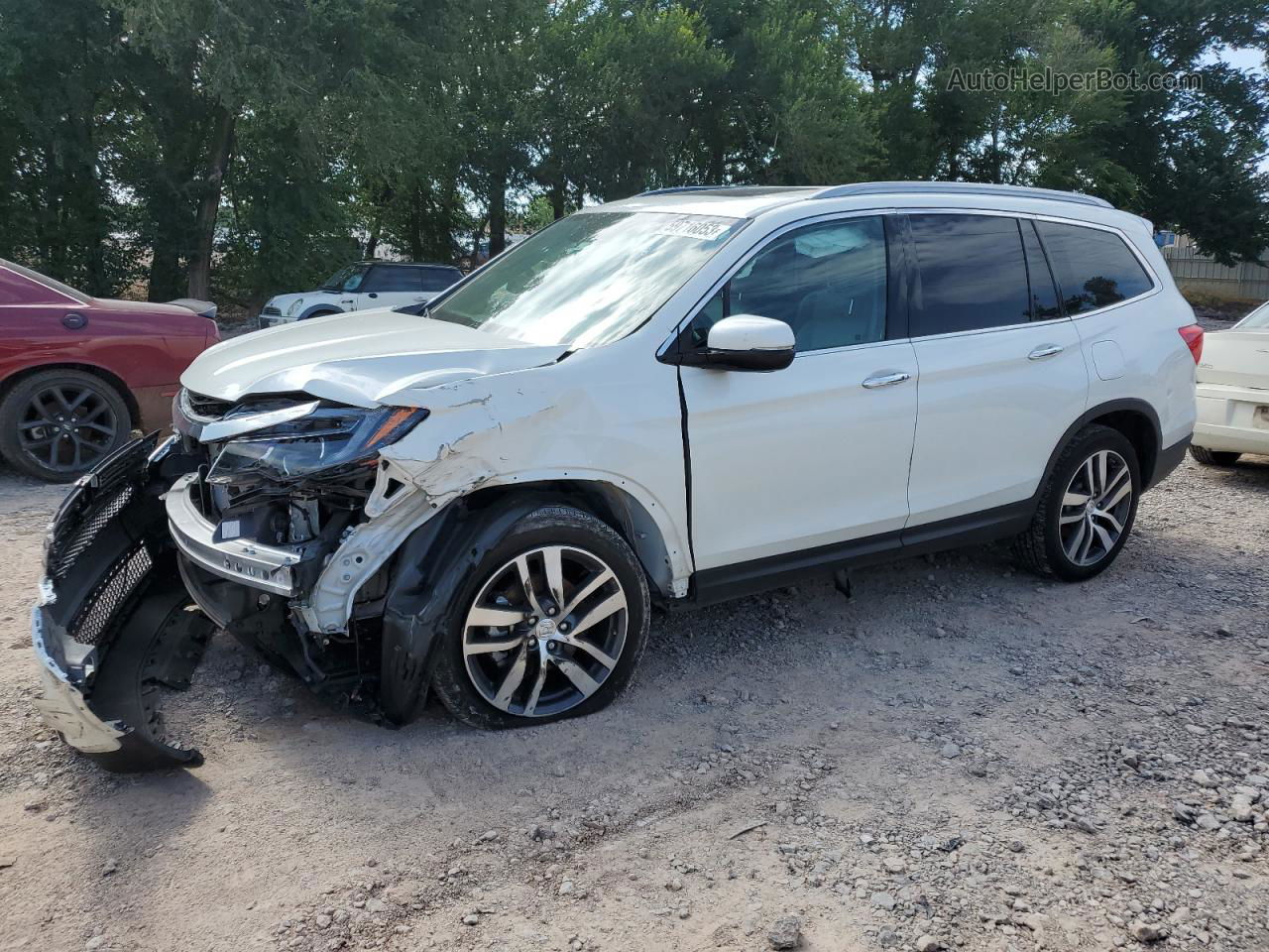 2017 Honda Pilot Touring White vin: 5FNYF6H9XHB034578