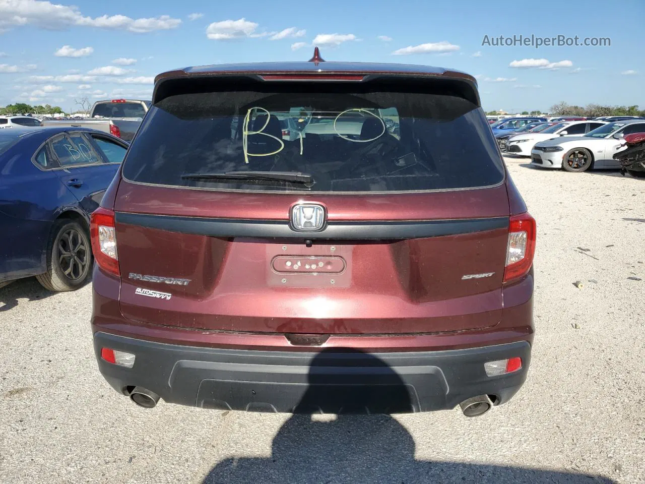 2019 Honda Passport Sport Burgundy vin: 5FNYF7H25KB007935