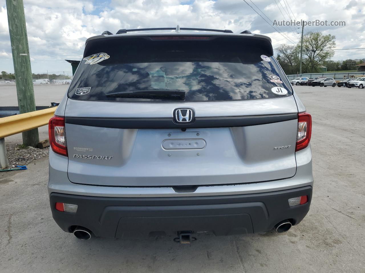 2019 Honda Passport Sport Silver vin: 5FNYF7H29KB005282