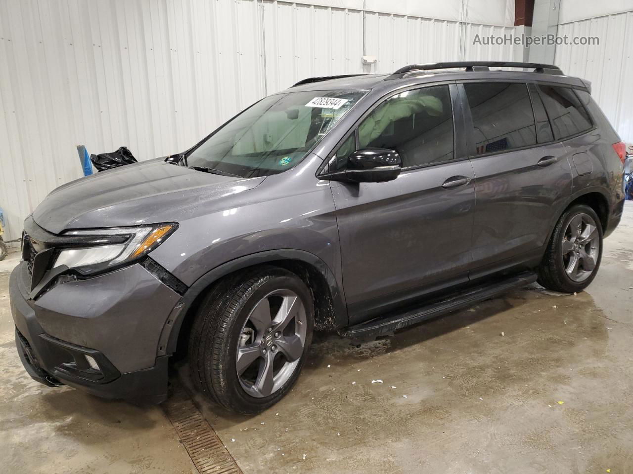 2019 Honda Passport Touring Gray vin: 5FNYF7H93KB001483