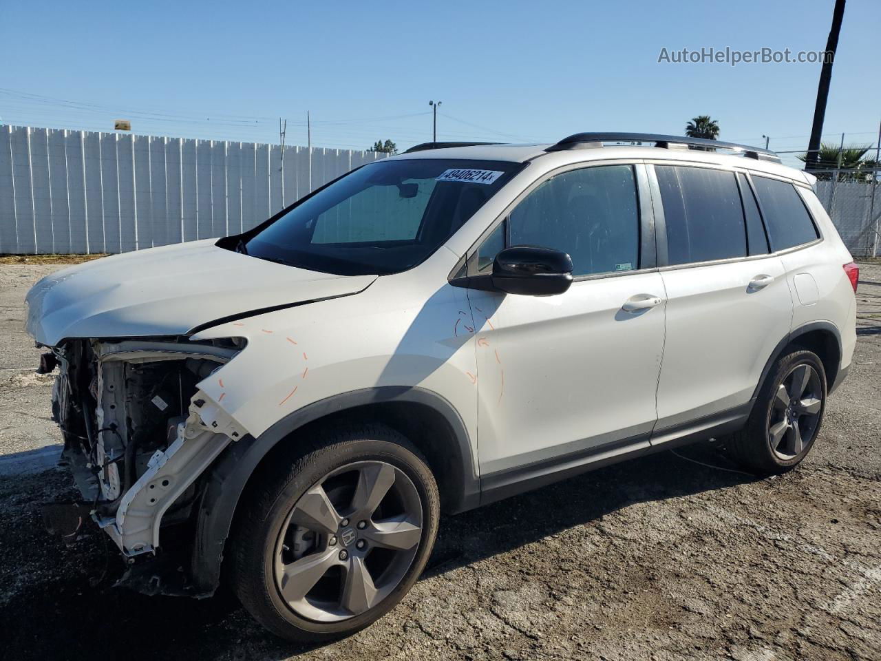 2019 Honda Passport Touring White vin: 5FNYF7H95KB001274