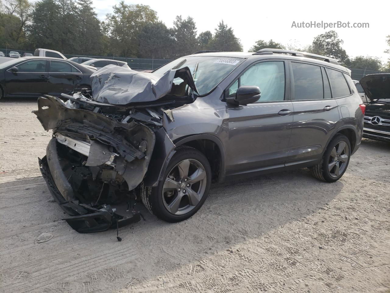 2019 Honda Passport Touring Gray vin: 5FNYF7H96KB000487