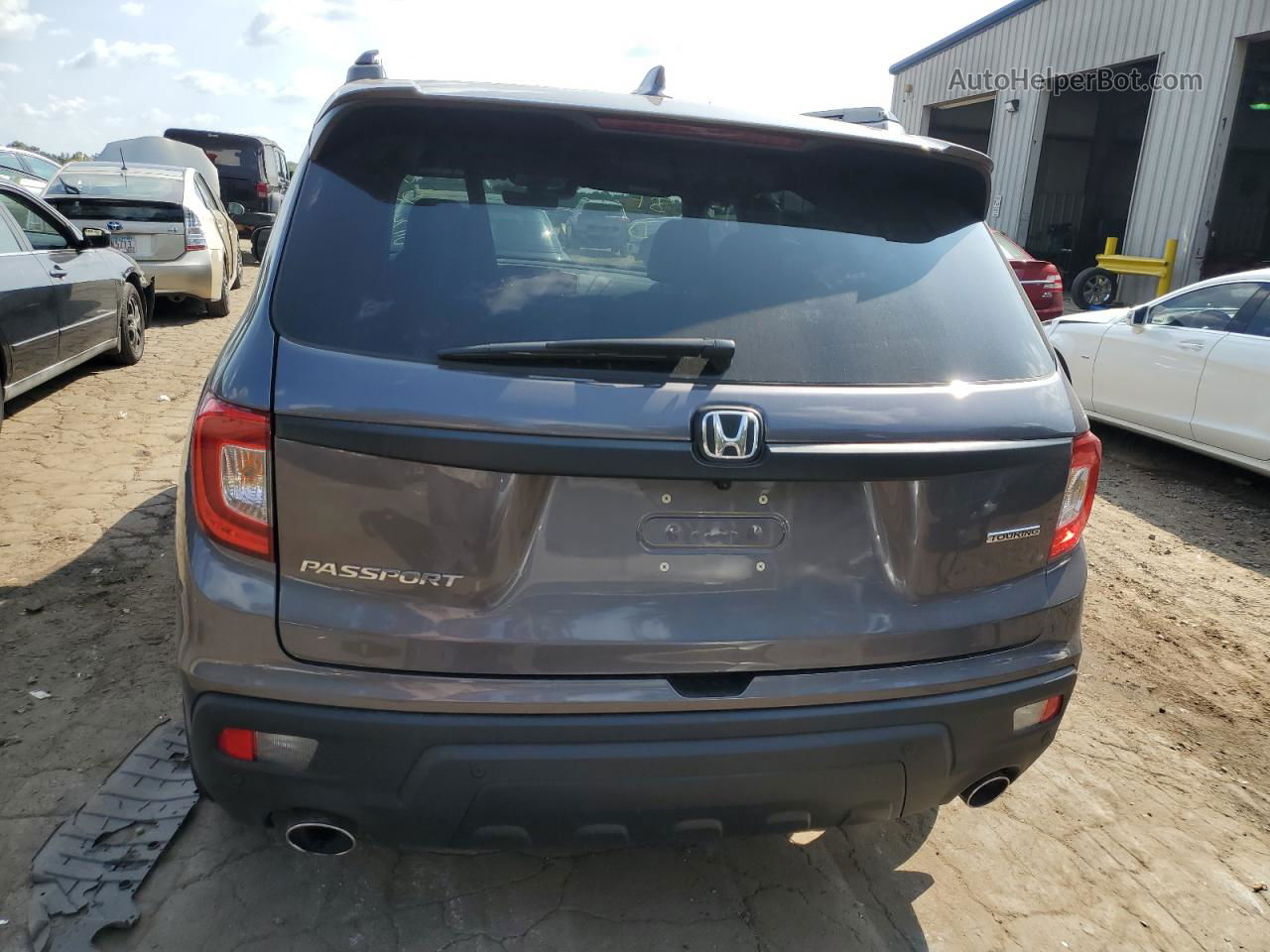 2019 Honda Passport Touring Gray vin: 5FNYF7H98KB011748