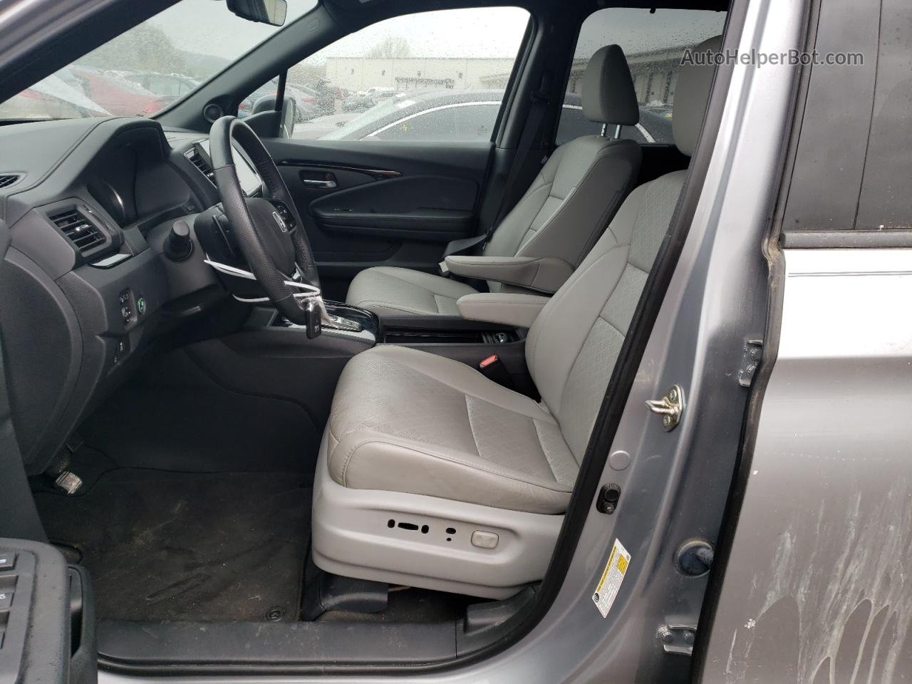 2019 Honda Passport Elite Silver vin: 5FNYF8H05KB009396