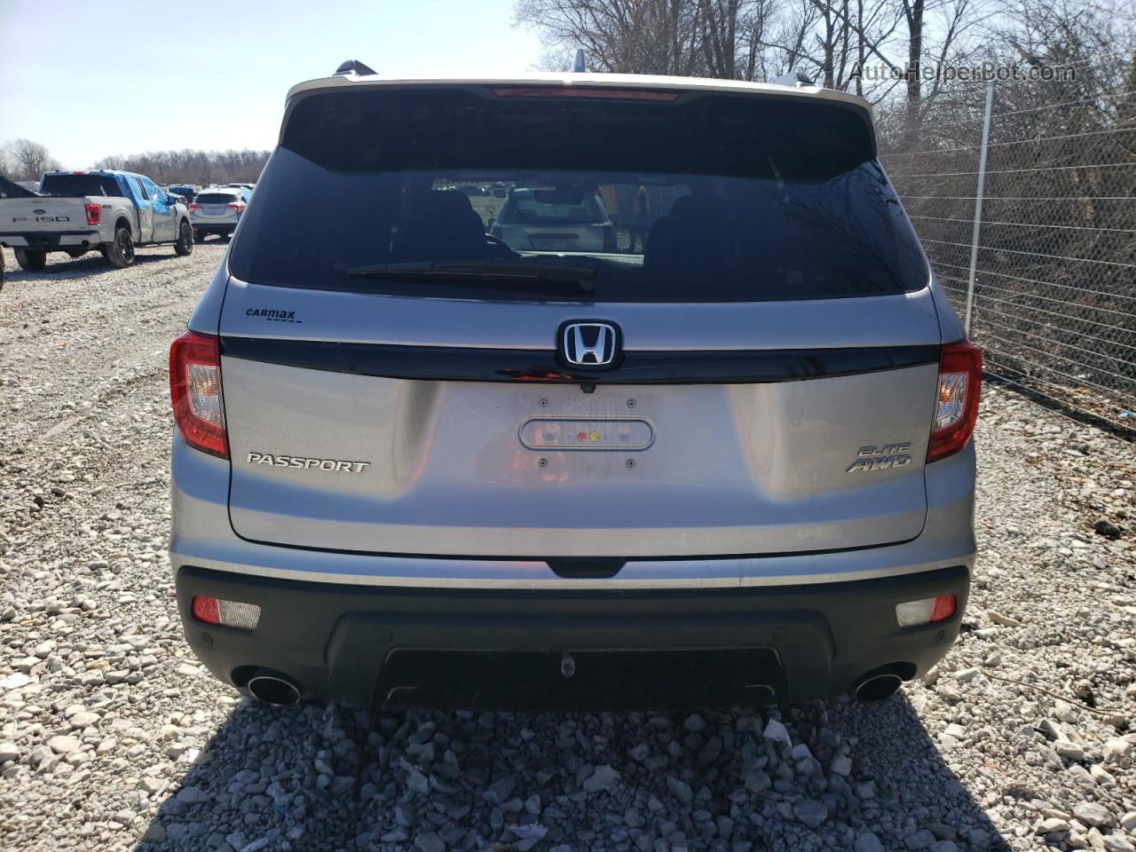 2019 Honda Passport Elite Silver vin: 5FNYF8H06KB007642