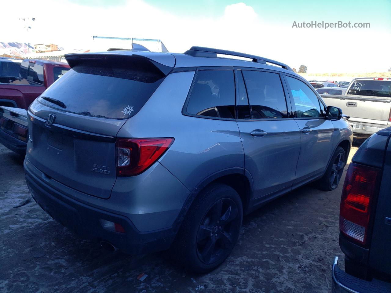 2019 Honda Passport Elite Silver vin: 5FNYF8H0XKB030812