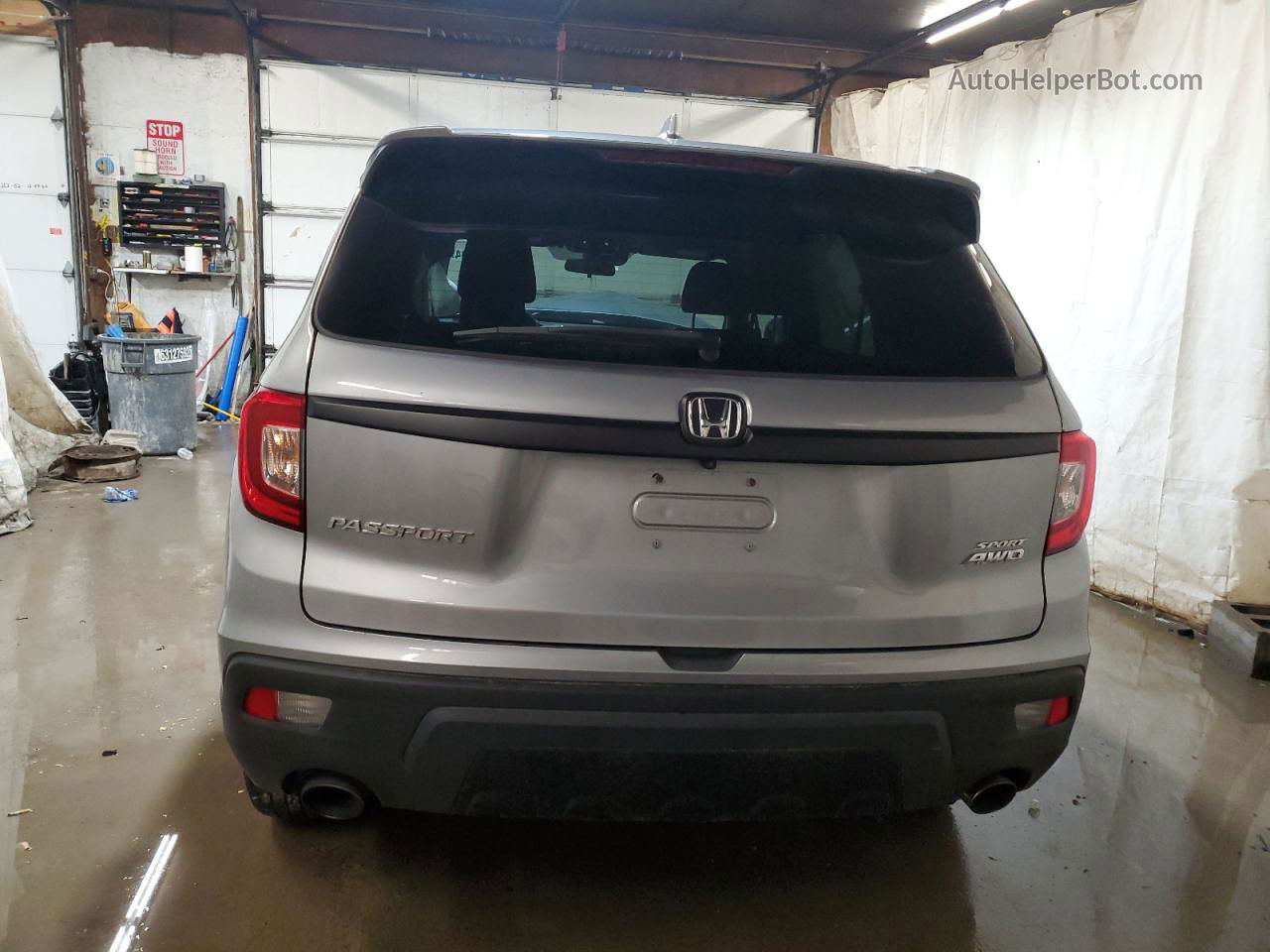 2019 Honda Passport Sport Silver vin: 5FNYF8H20KB027113