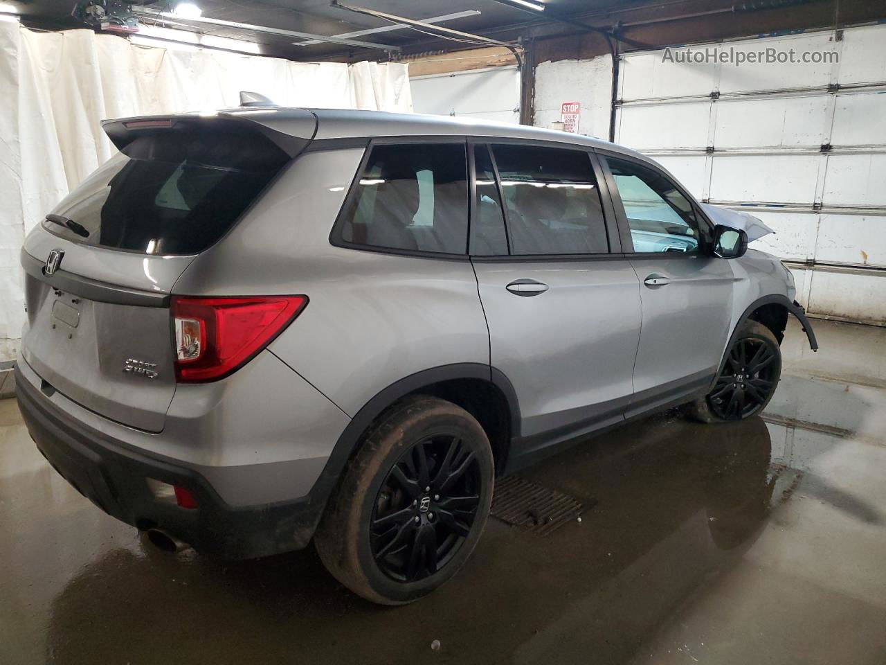 2019 Honda Passport Sport Silver vin: 5FNYF8H20KB027113