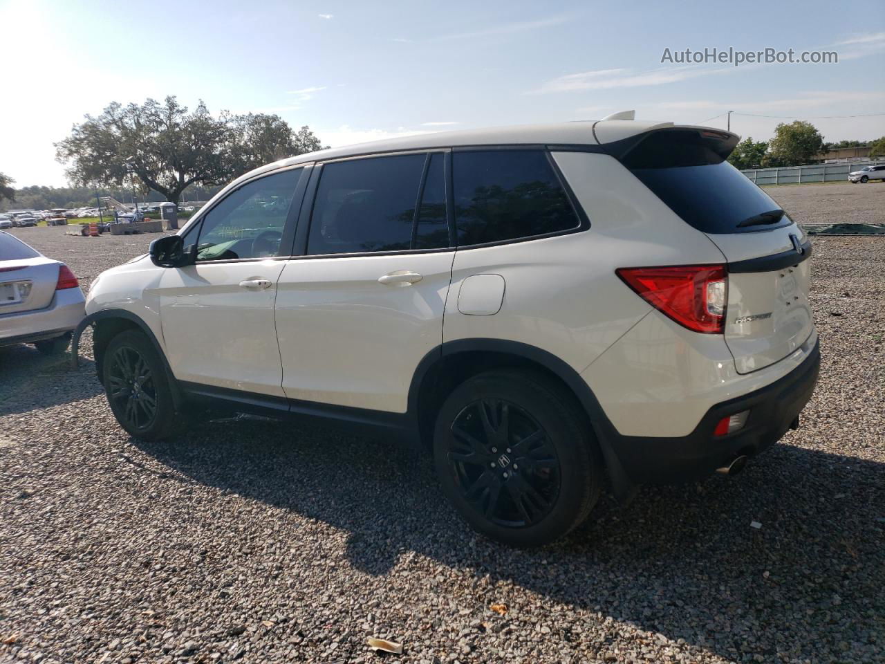 2019 Honda Passport Sport White vin: 5FNYF8H27KB013757