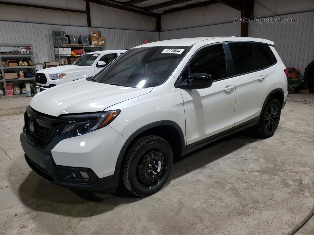 2019 Honda Passport Sport White vin: 5FNYF8H27KB017467