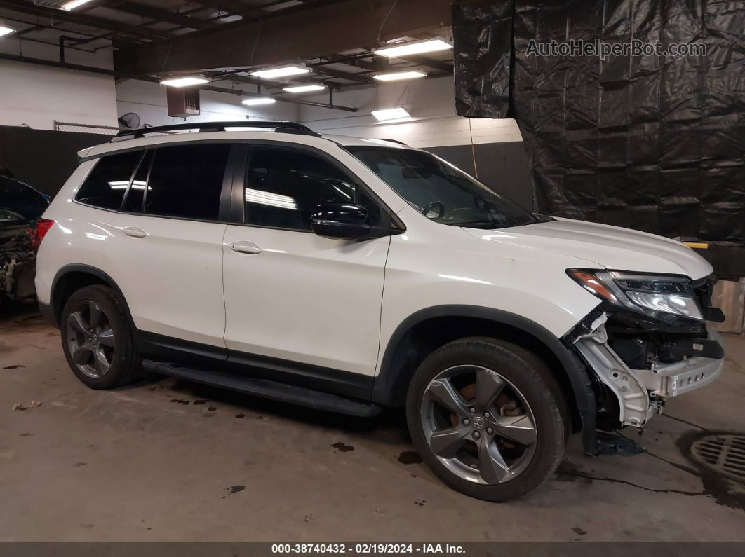 2019 Honda Passport Touring White vin: 5FNYF8H91KB012861