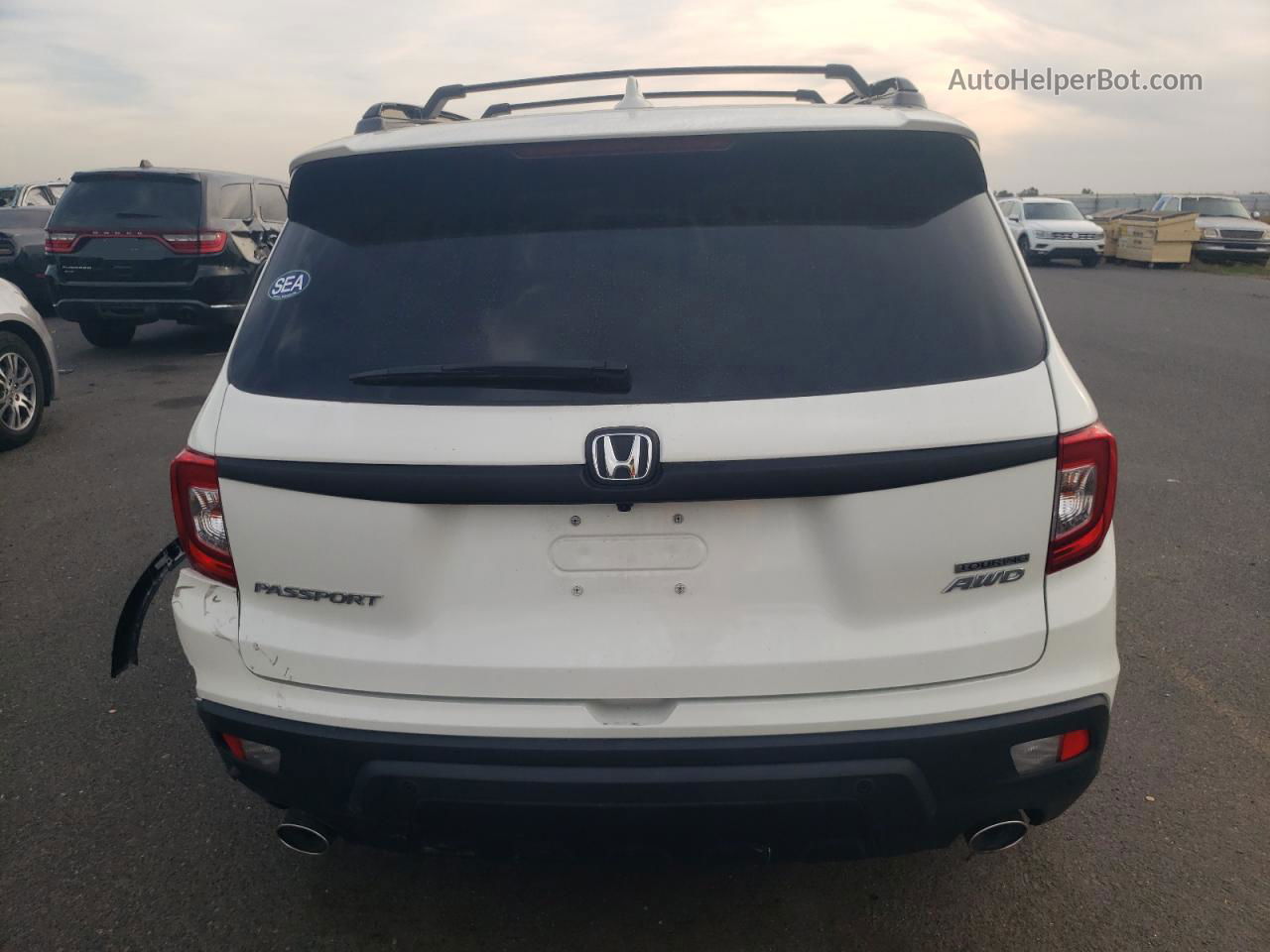 2019 Honda Passport Touring White vin: 5FNYF8H93KB018094