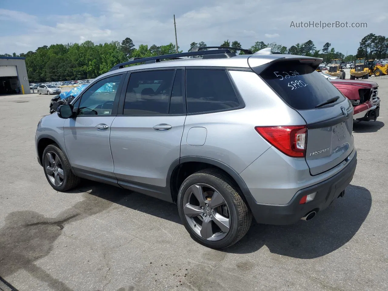 2019 Honda Passport Touring Silver vin: 5FNYF8H93KB024414