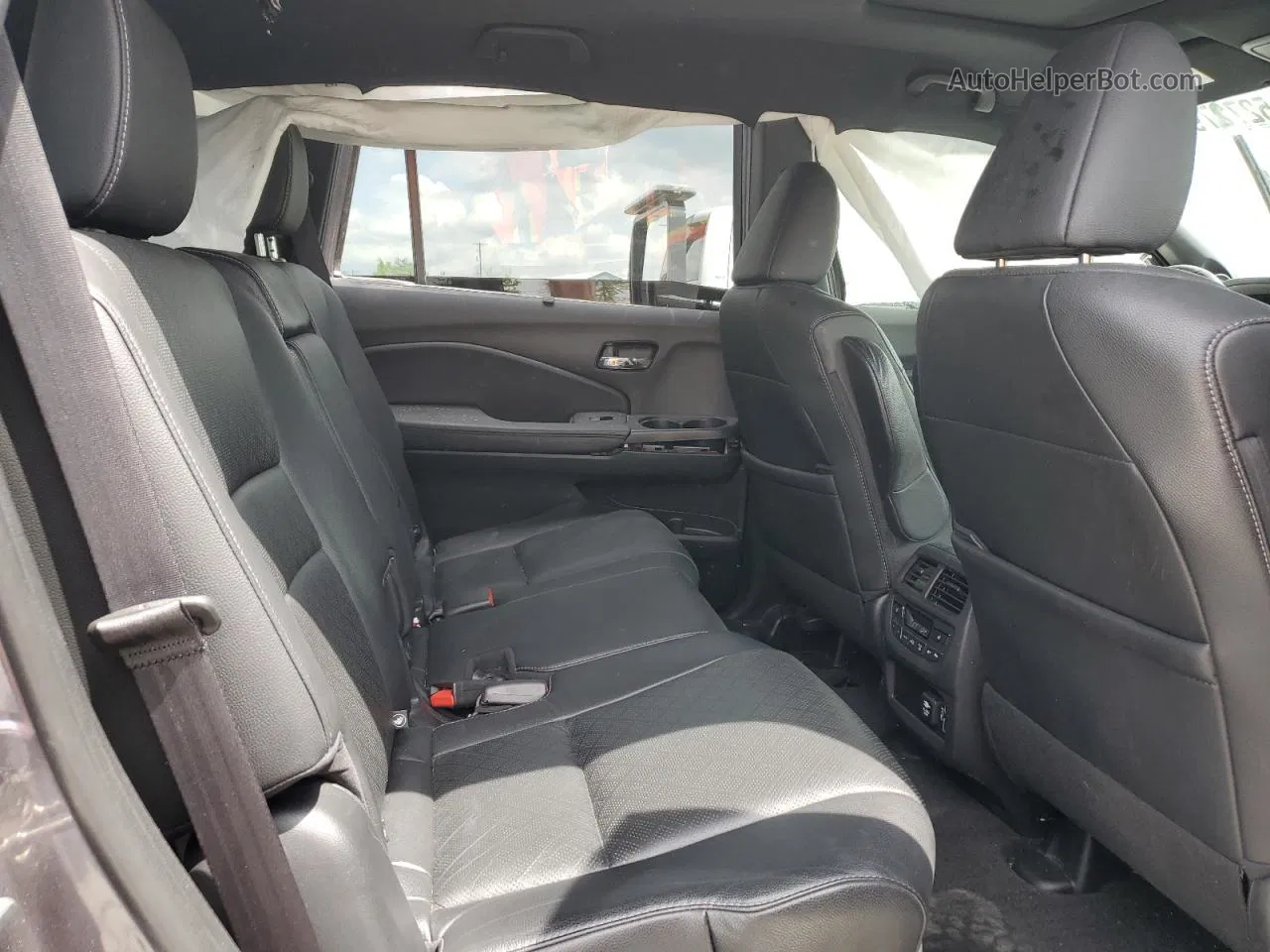 2019 Honda Passport Touring Gray vin: 5FNYF8H97KB001184