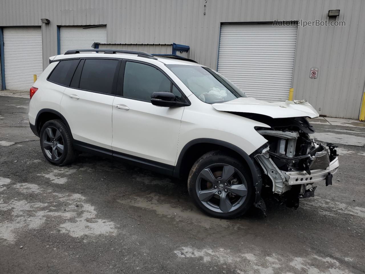 2019 Honda Passport Touring White vin: 5FNYF8H99KB005494