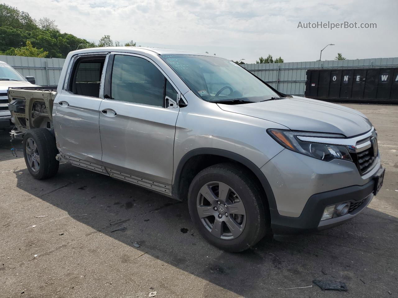 2020 Honda Ridgeline Rtl Silver vin: 5FPYK3F71LB010407