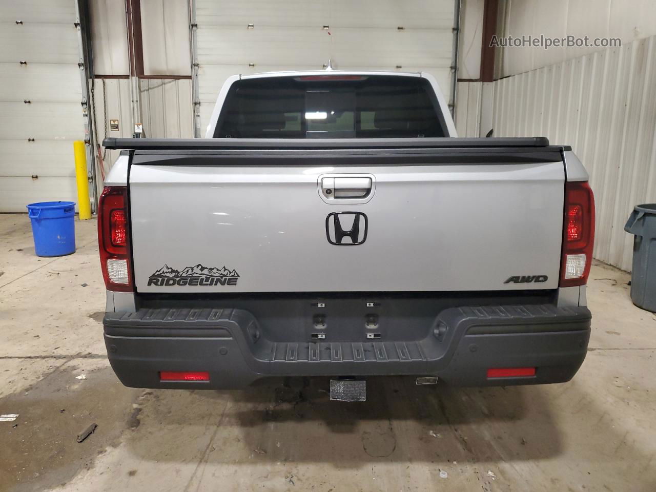 2020 Honda Ridgeline Rtl Silver vin: 5FPYK3F76LB016221