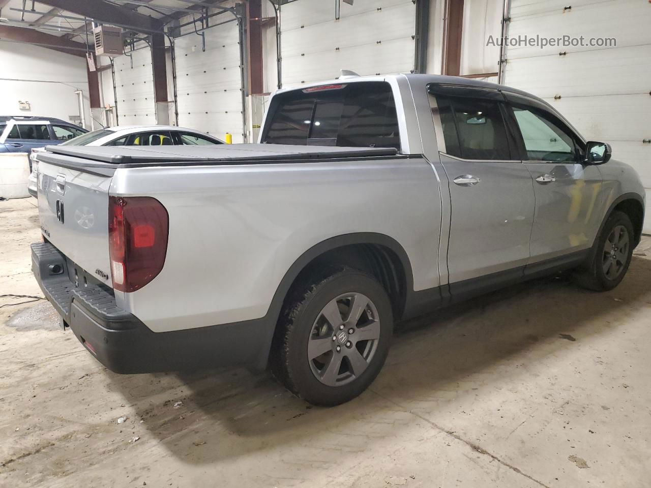 2020 Honda Ridgeline Rtl Silver vin: 5FPYK3F76LB016221