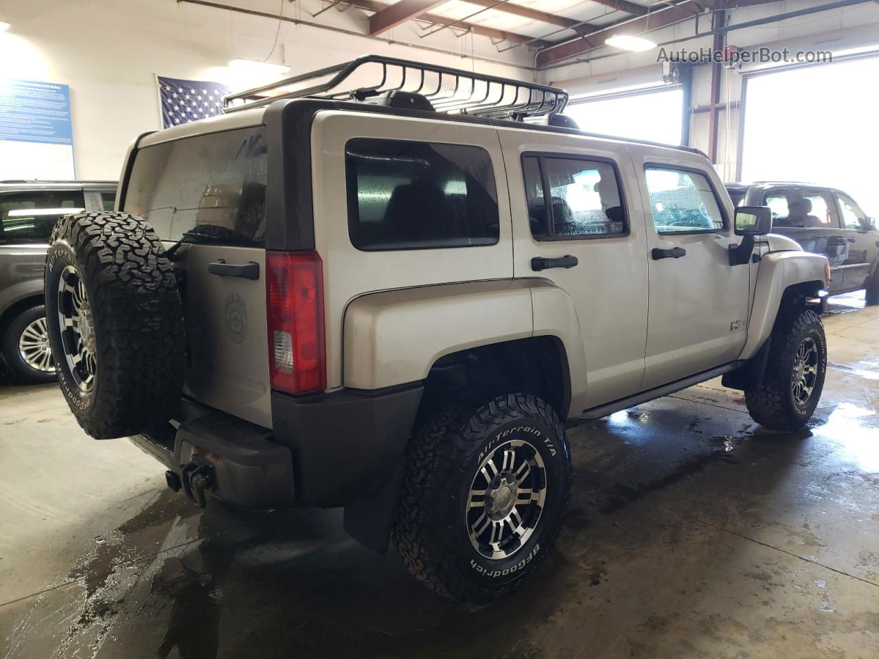 2006 Hummer H3  Tan vin: 5GTDN136268109507