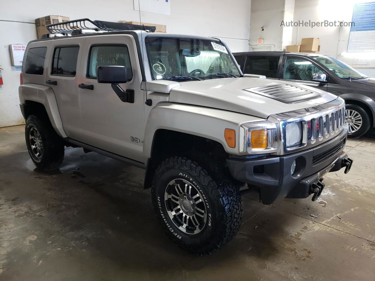 2006 Hummer H3  Tan vin: 5GTDN136268109507