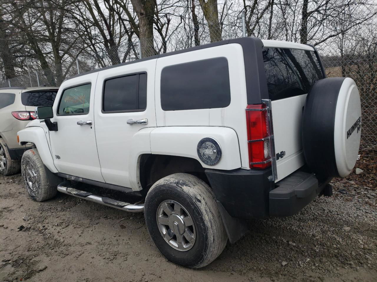 2006 Hummer H3  White vin: 5GTDN136268272125