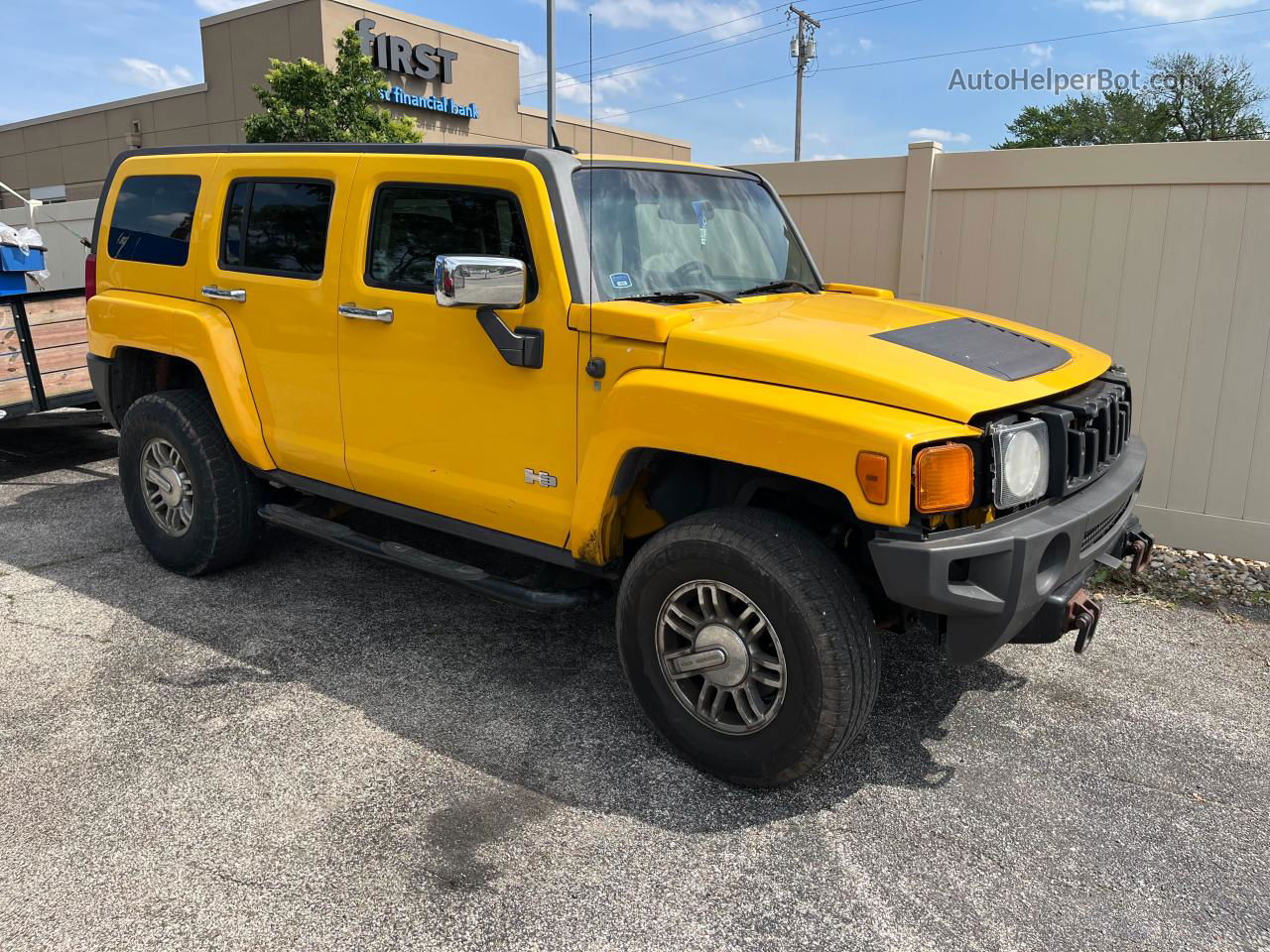 2006 Hummer H3  Yellow vin: 5GTDN136468332003