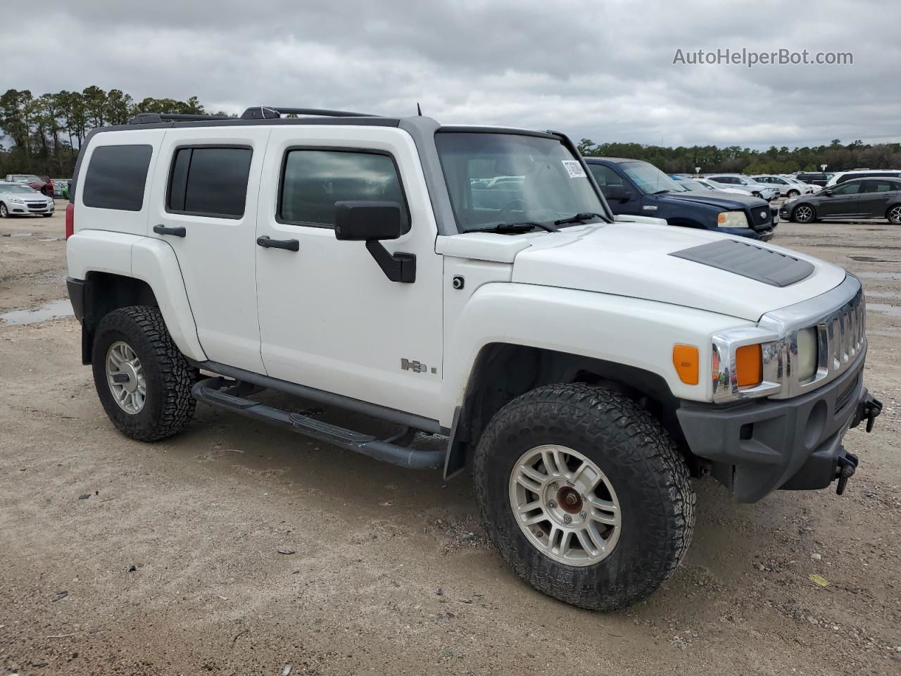 2006 Hummer H3  White vin: 5GTDN136768118851