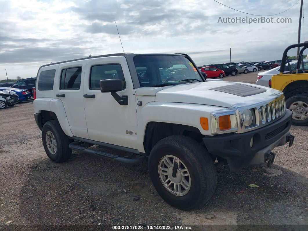 2006 Hummer H3   White vin: 5GTDN136868194935