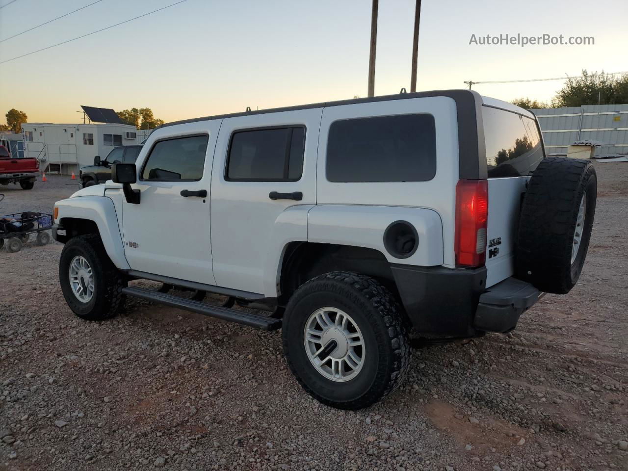 2006 Hummer H3  White vin: 5GTDN136968196936