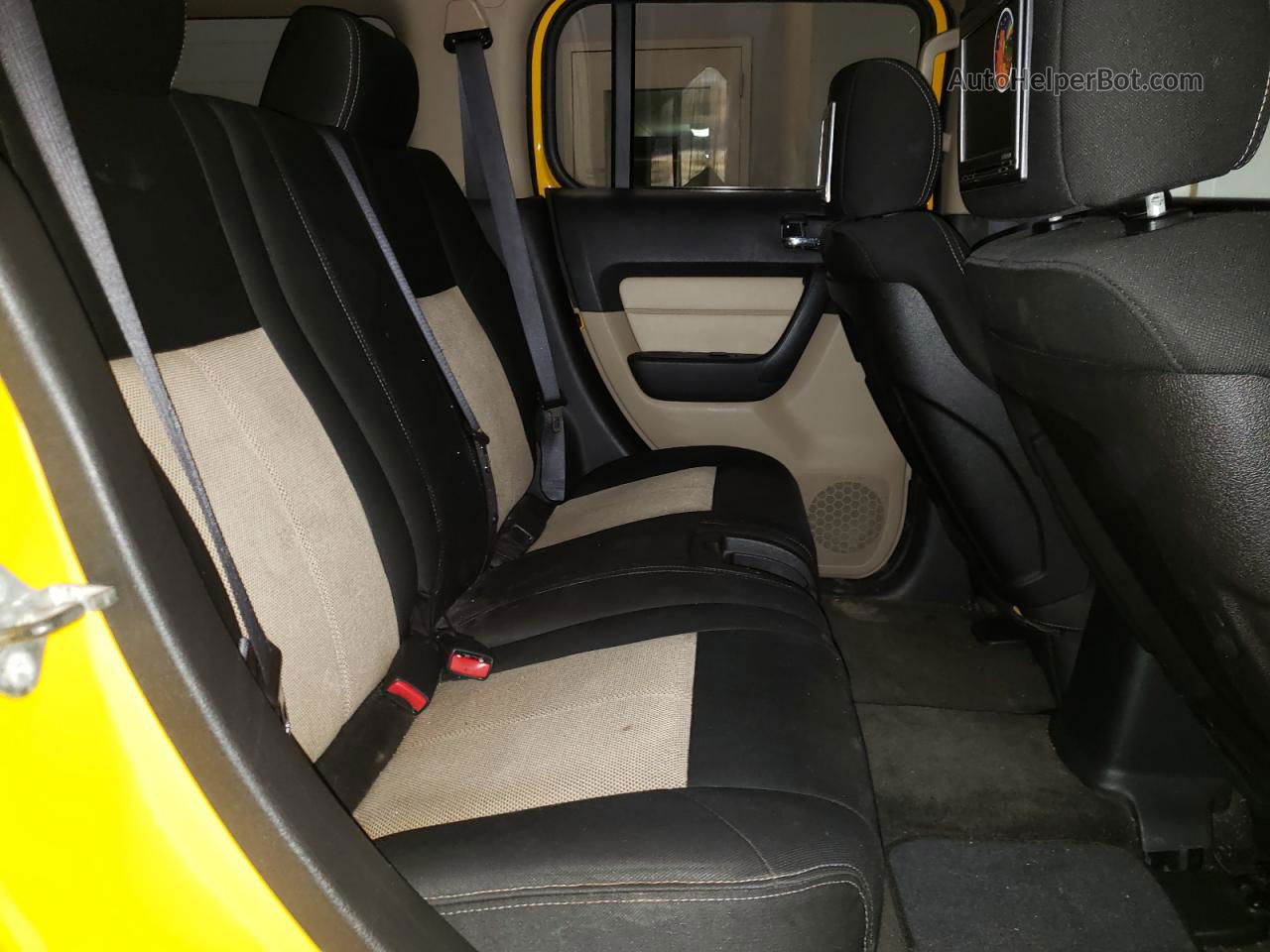 2006 Hummer H3  Yellow vin: 5GTDN136968288399