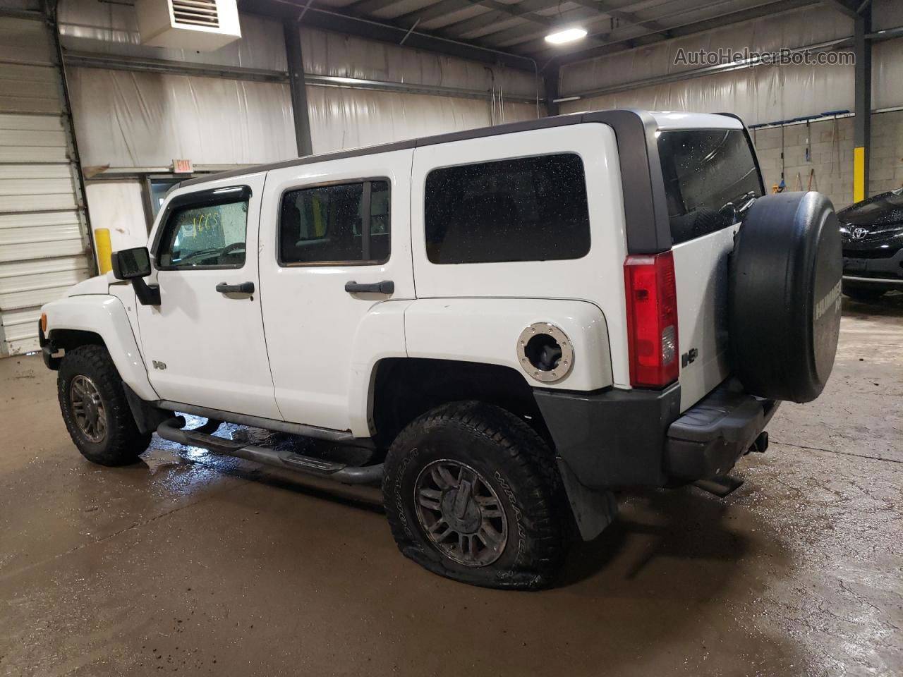 2007 Hummer H3  White vin: 5GTDN13E078156947