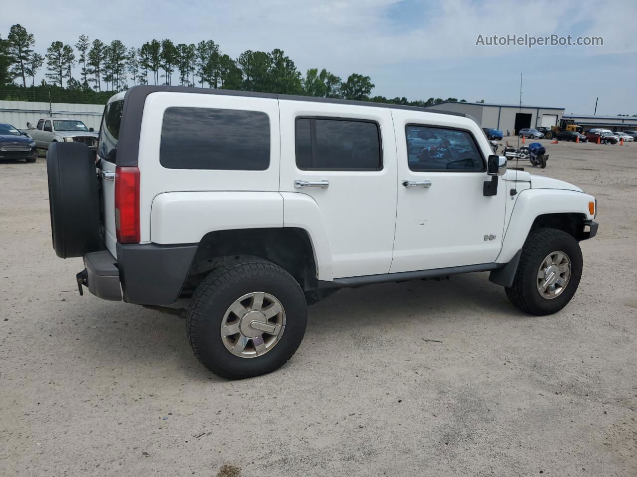 2007 Hummer H3  White vin: 5GTDN13E178101472