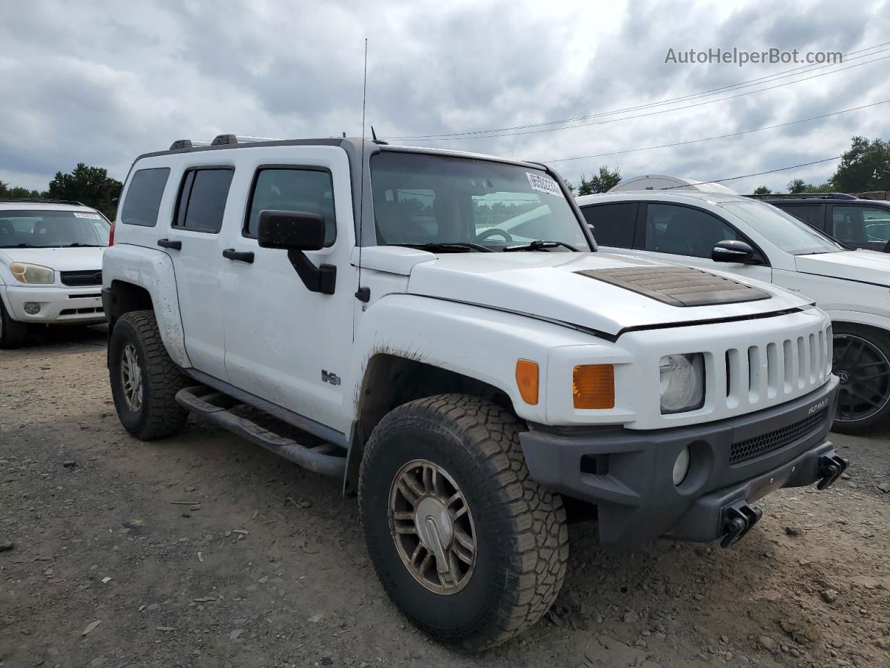 2007 Hummer H3  White vin: 5GTDN13E178157881