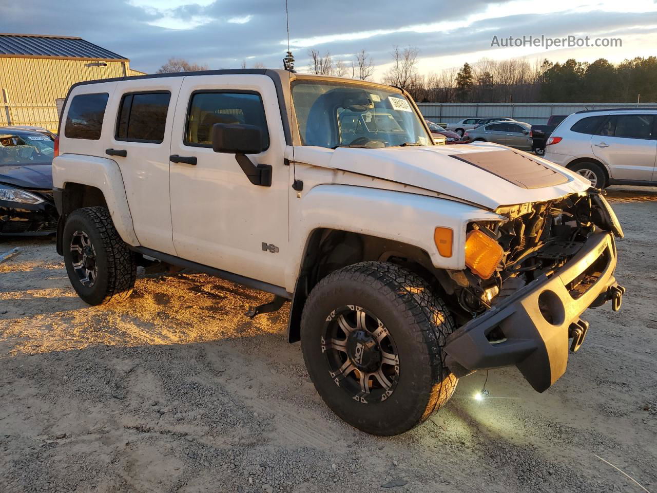 2007 Hummer H3  White vin: 5GTDN13E278106843