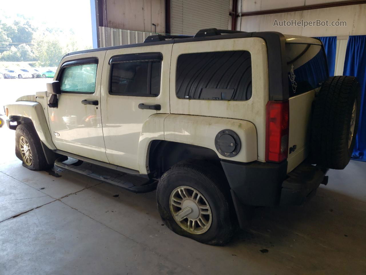 2007 Hummer H3  White vin: 5GTDN13E278184555