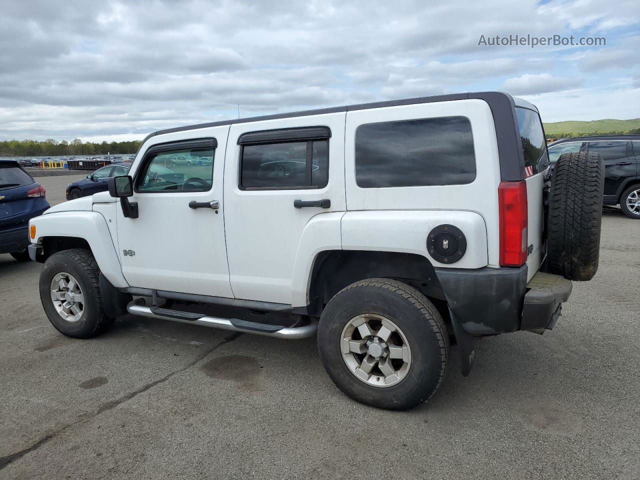 2007 Hummer H3  White vin: 5GTDN13E578184727