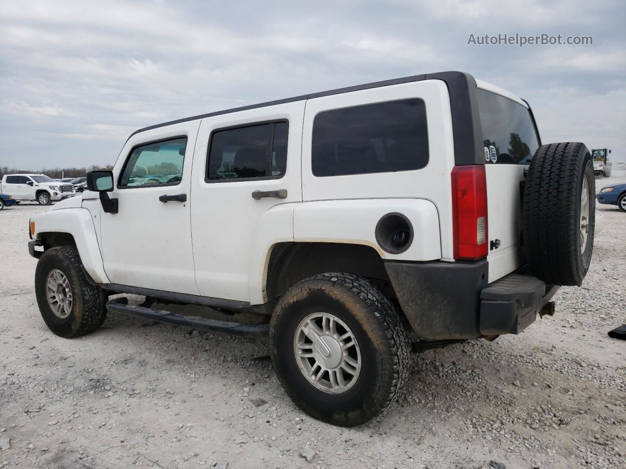 2007 Hummer H3  White vin: 5GTDN13E578246031