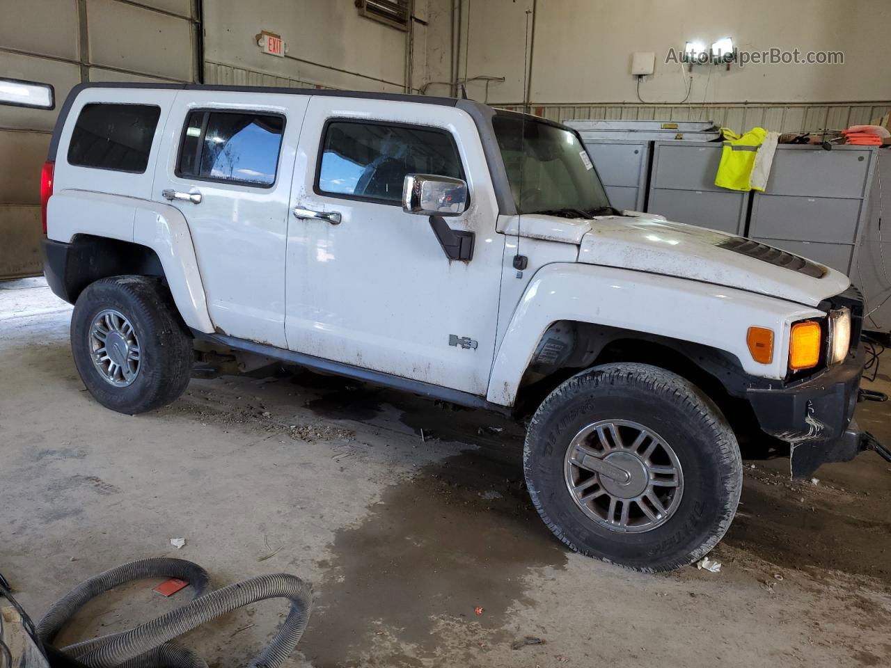 2007 Hummer H3  White vin: 5GTDN13EX78125883