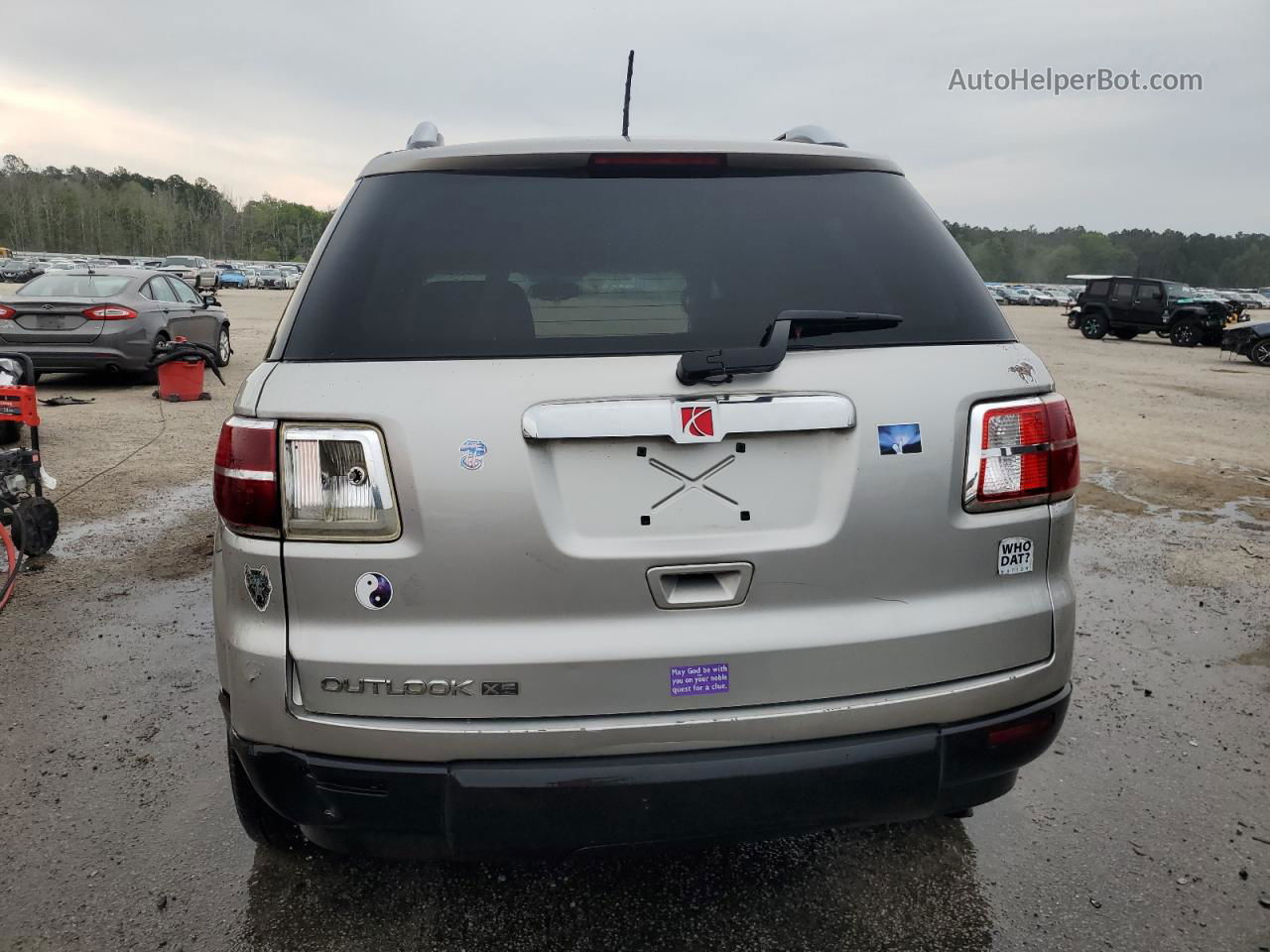 2008 Saturn Outlook Xe Silver vin: 5GZER13748J291732