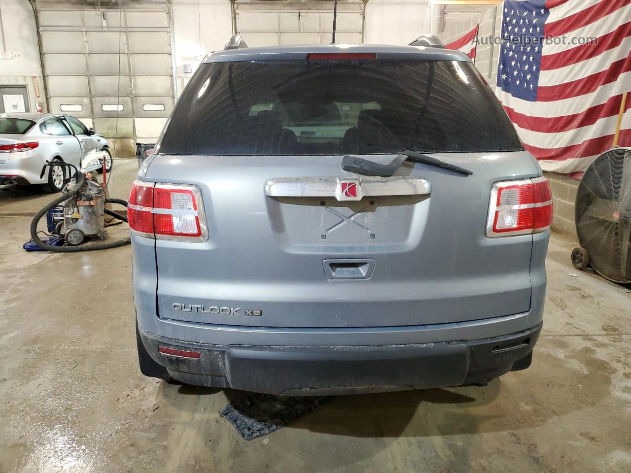 2008 Saturn Outlook Xe Silver vin: 5GZER137X8J290665