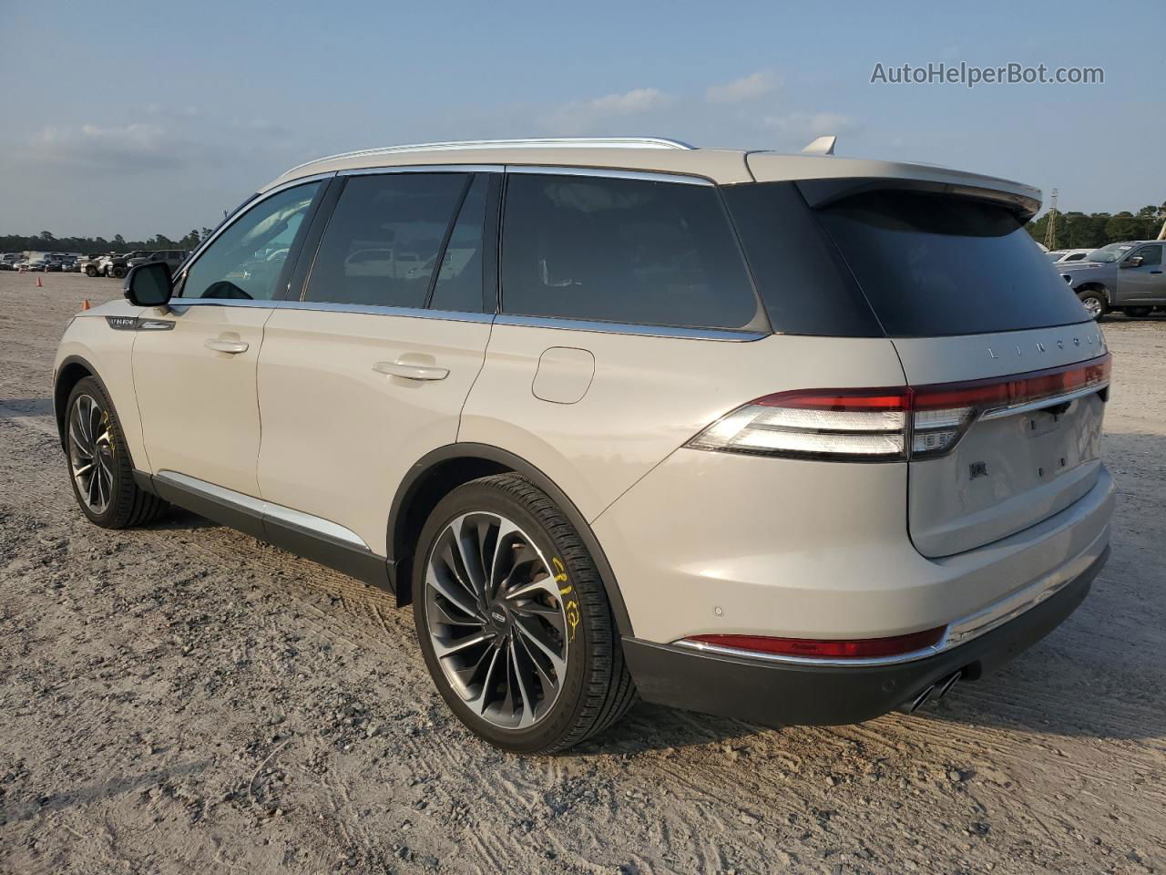 2020 Lincoln Aviator Reserve Бежевый vin: 5LM5J7WC7LGL34673