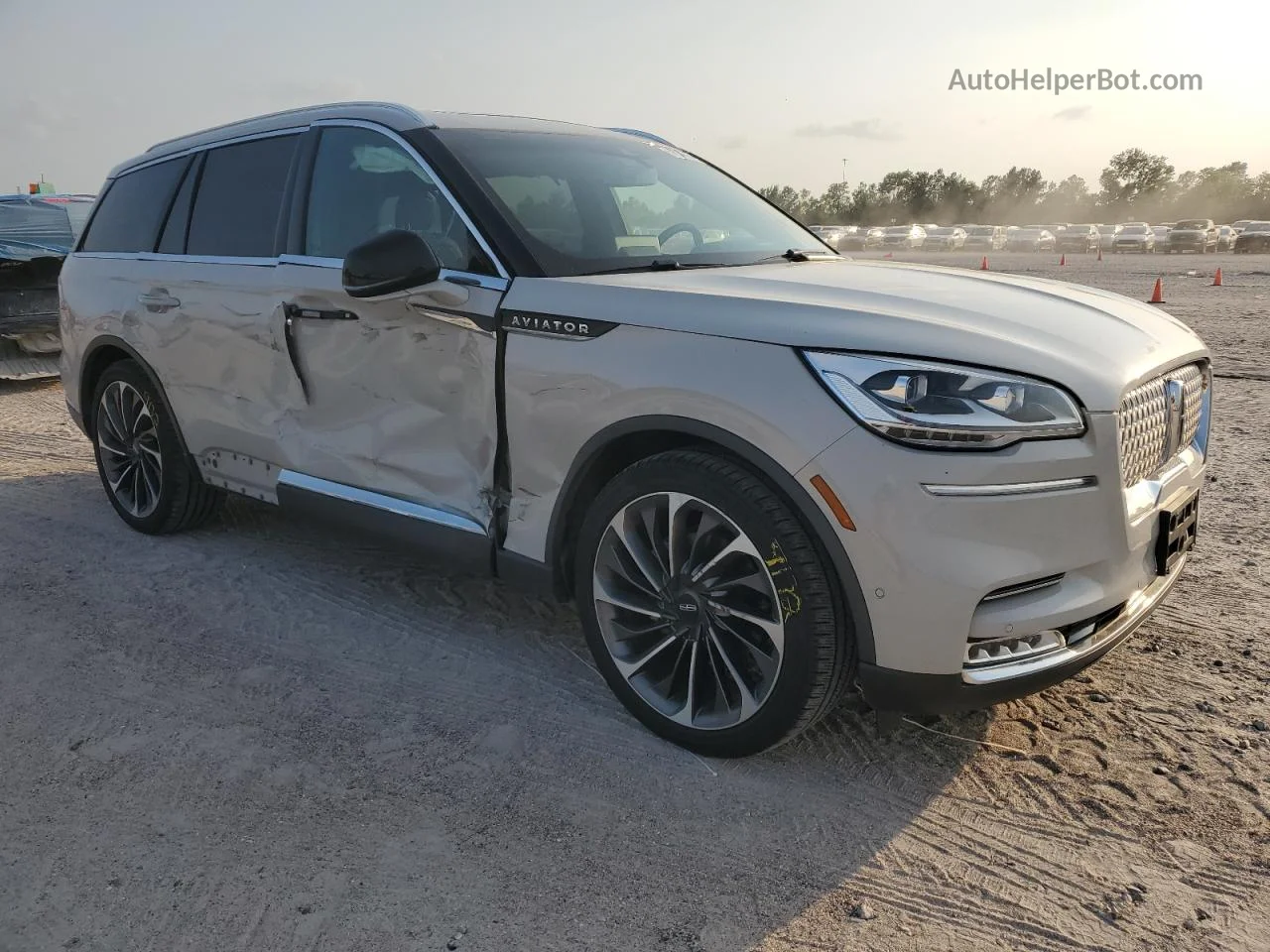 2020 Lincoln Aviator Reserve Бежевый vin: 5LM5J7WC7LGL34673