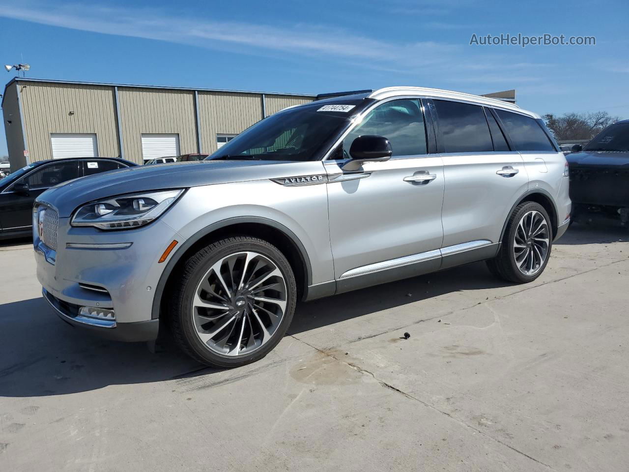 2020 Lincoln Aviator Reserve Серебряный vin: 5LM5J7XC2LGL04933