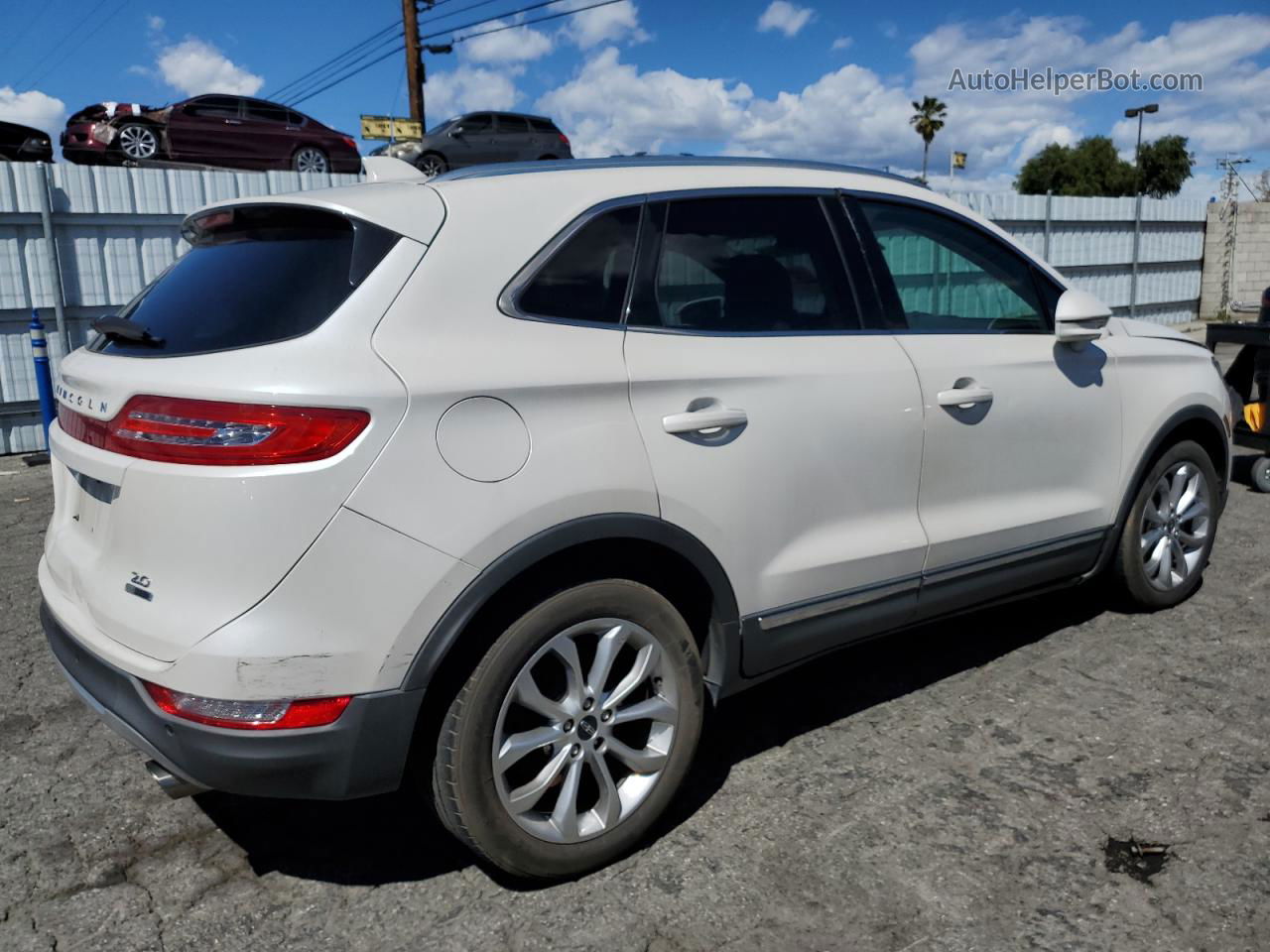 2015 Lincoln Mkc  White vin: 5LMCJ1A94FUJ23579