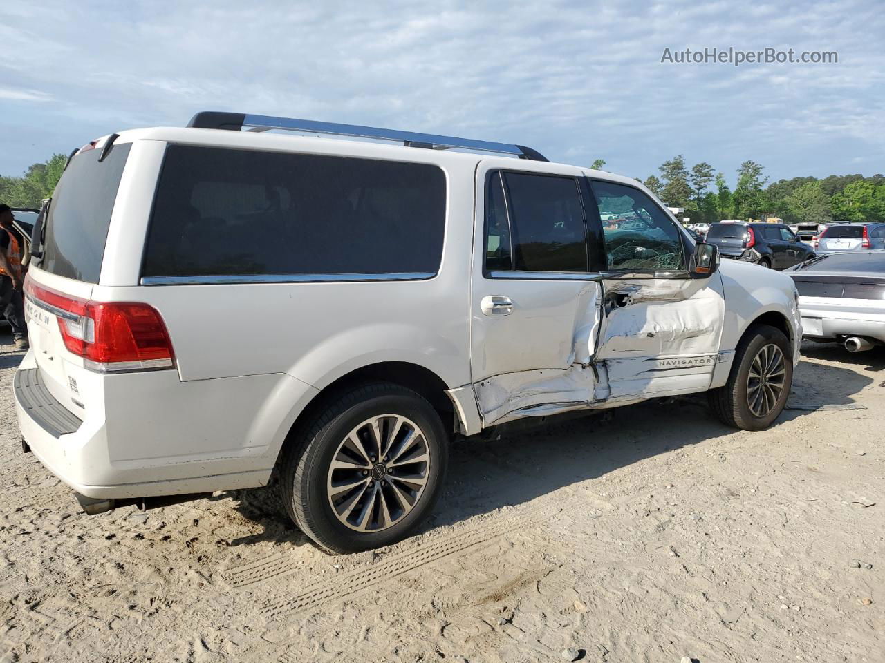 2016 Lincoln Navigator L Select White vin: 5LMJJ3JT8GEL00760