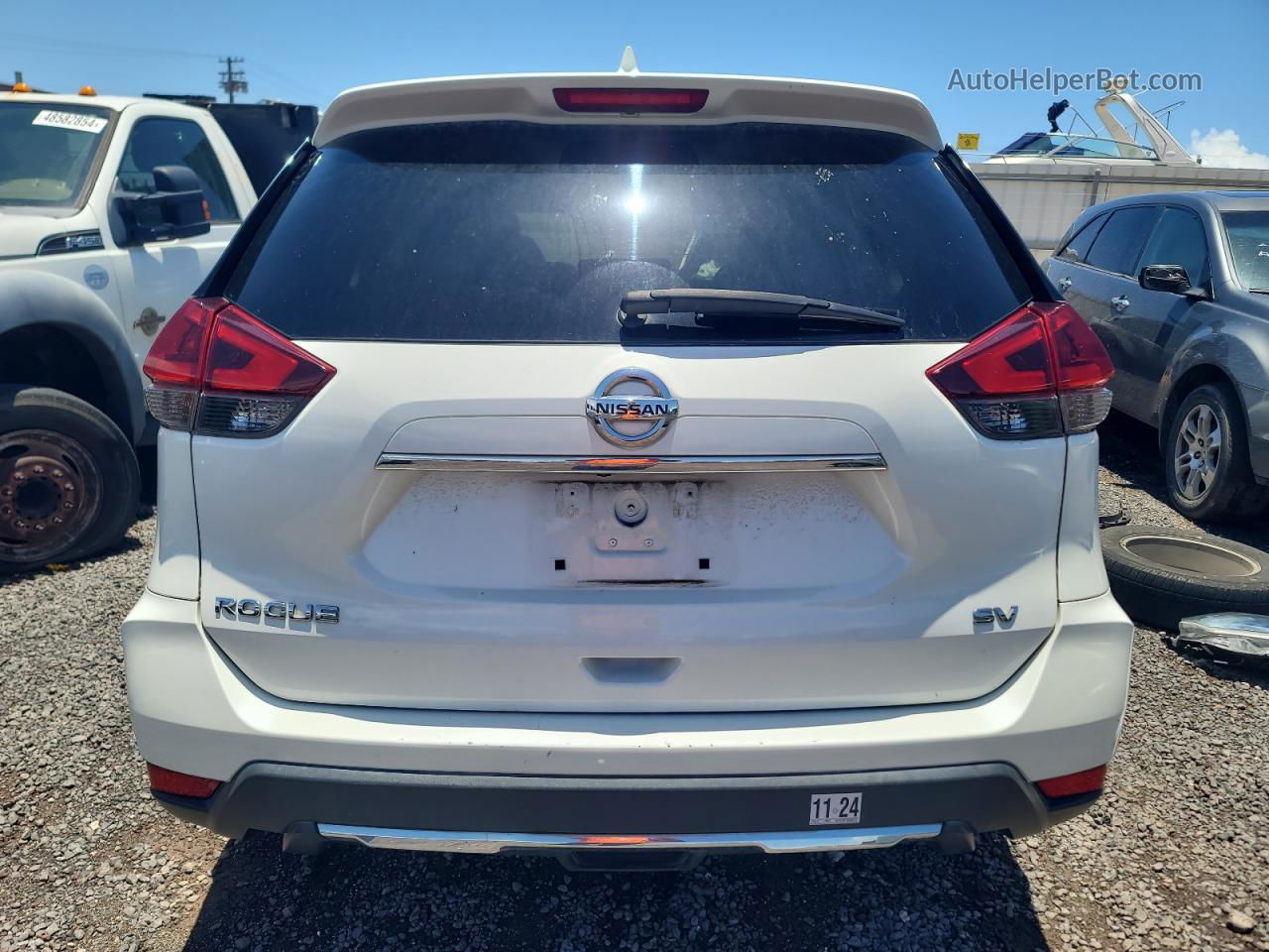 2018 Nissan Rogue S White vin: 5N1AT2MT8JC804778